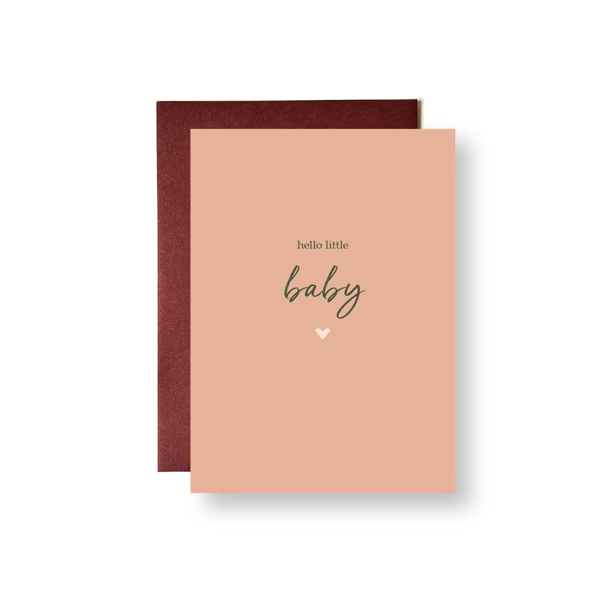 Een lichtoranje wenskaart met de tekst hello little baby en een donkerrode envelop.